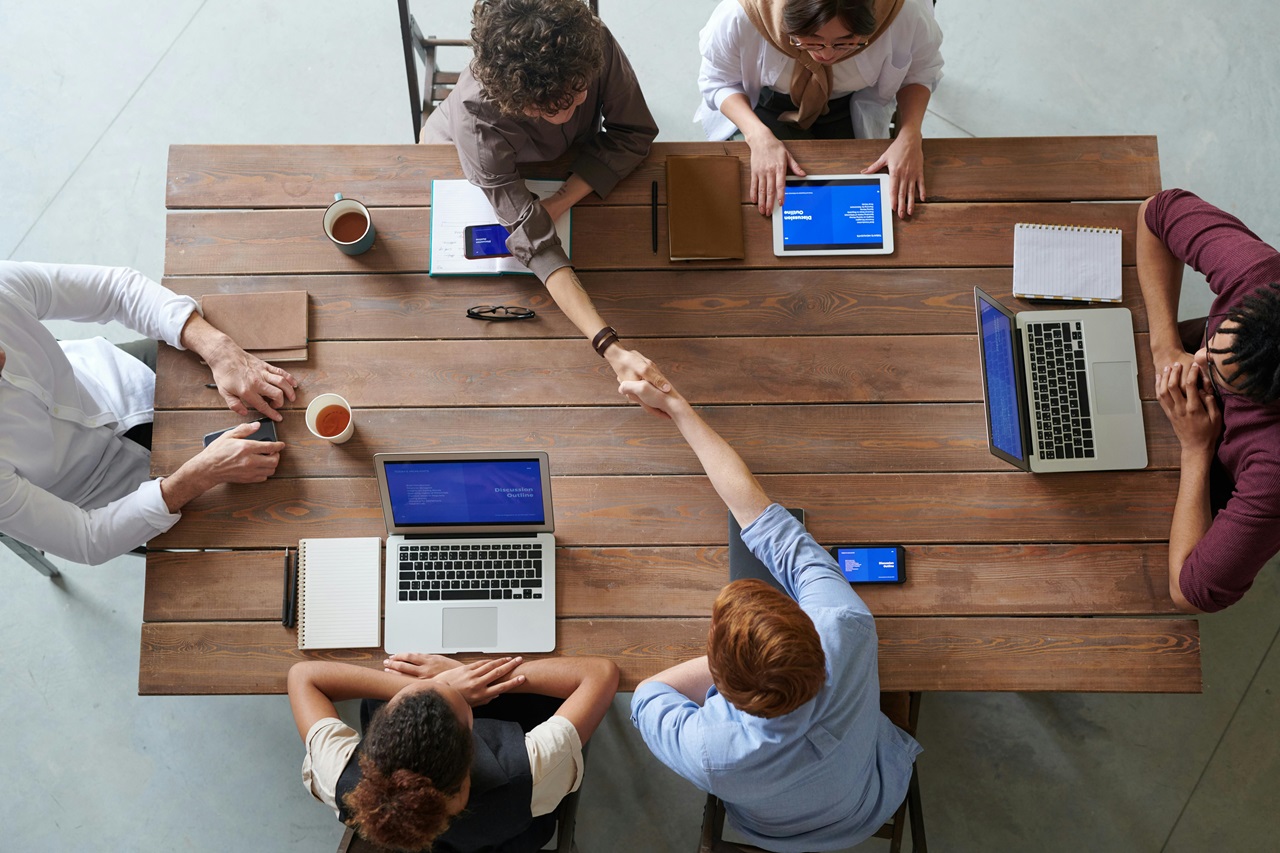 6 Tips for PR Pros to Build (and Maintain) Relationships with Journalists and Influencers